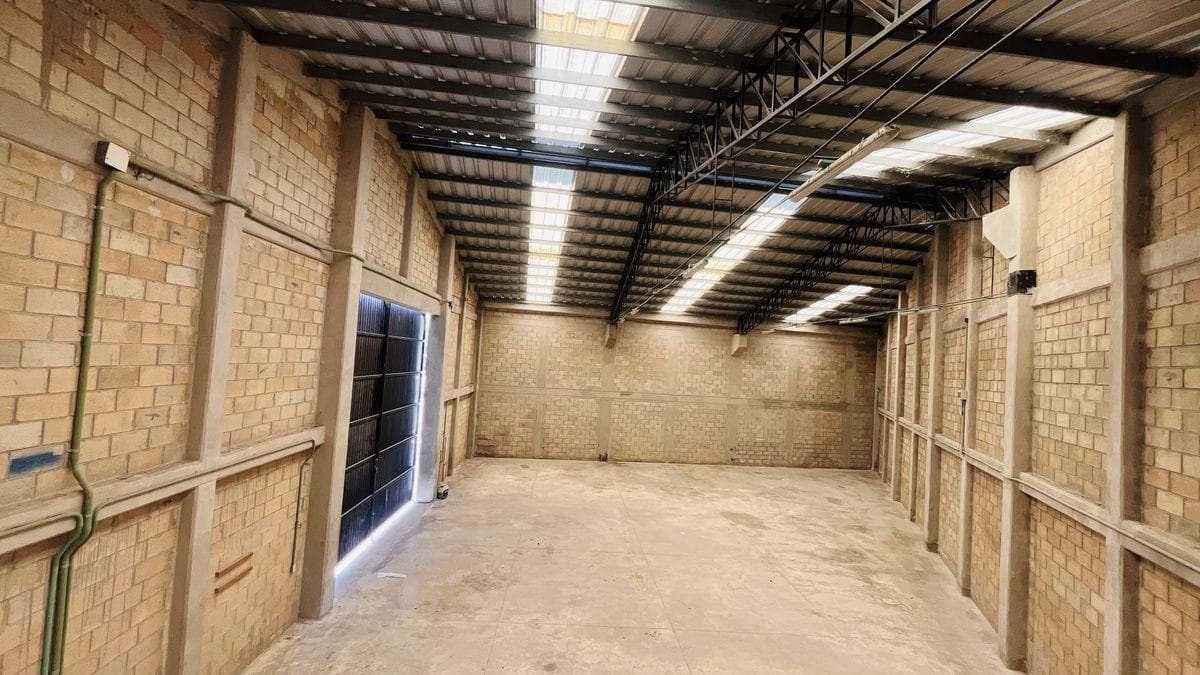 Bodega en Renta sobre Av Lopez Portillo Cancún 300m2 + oficinas - 1