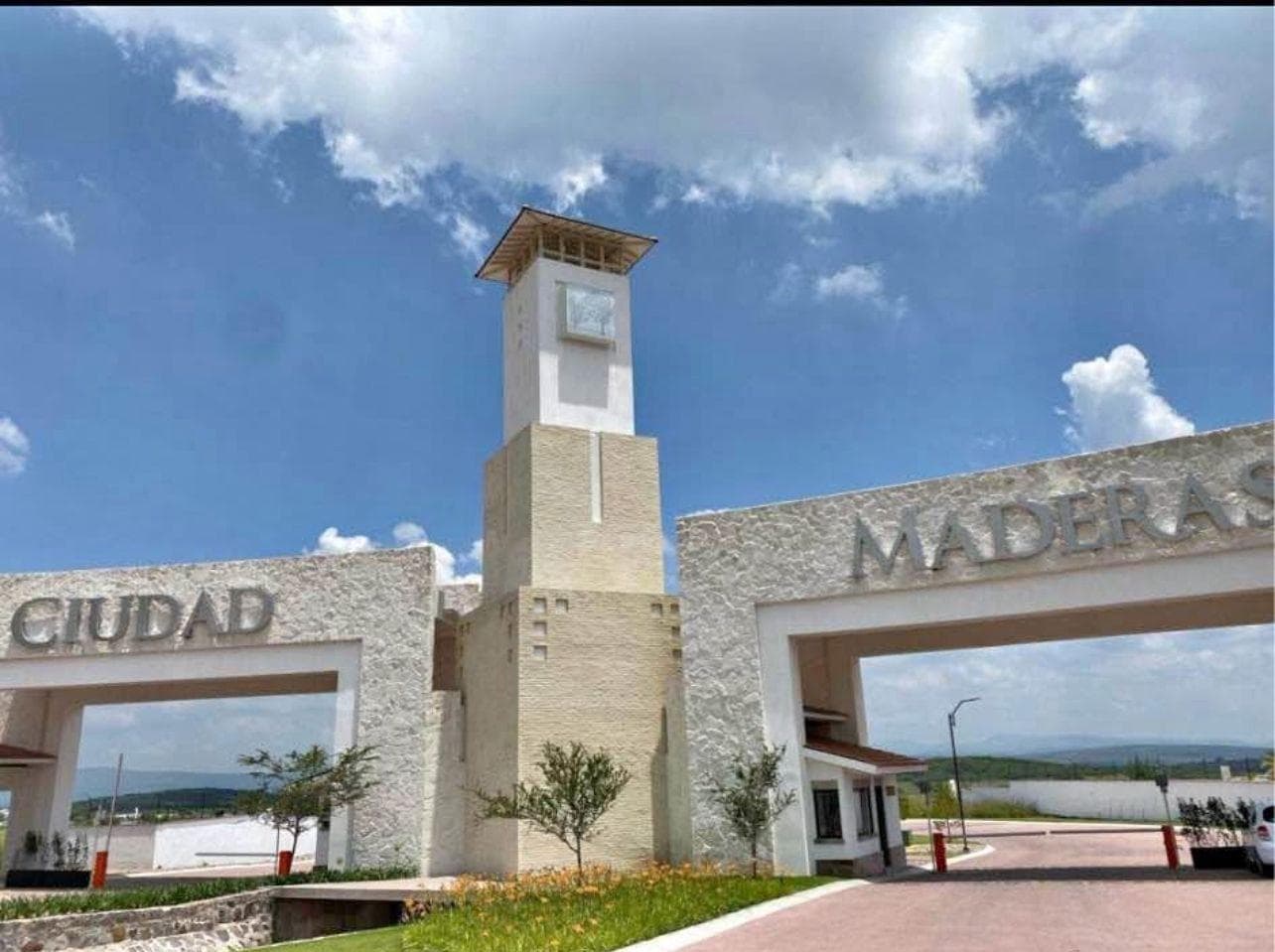 Terreno de 118.48 mts cuadrados en Ciudad Maderas Montaña - 1
