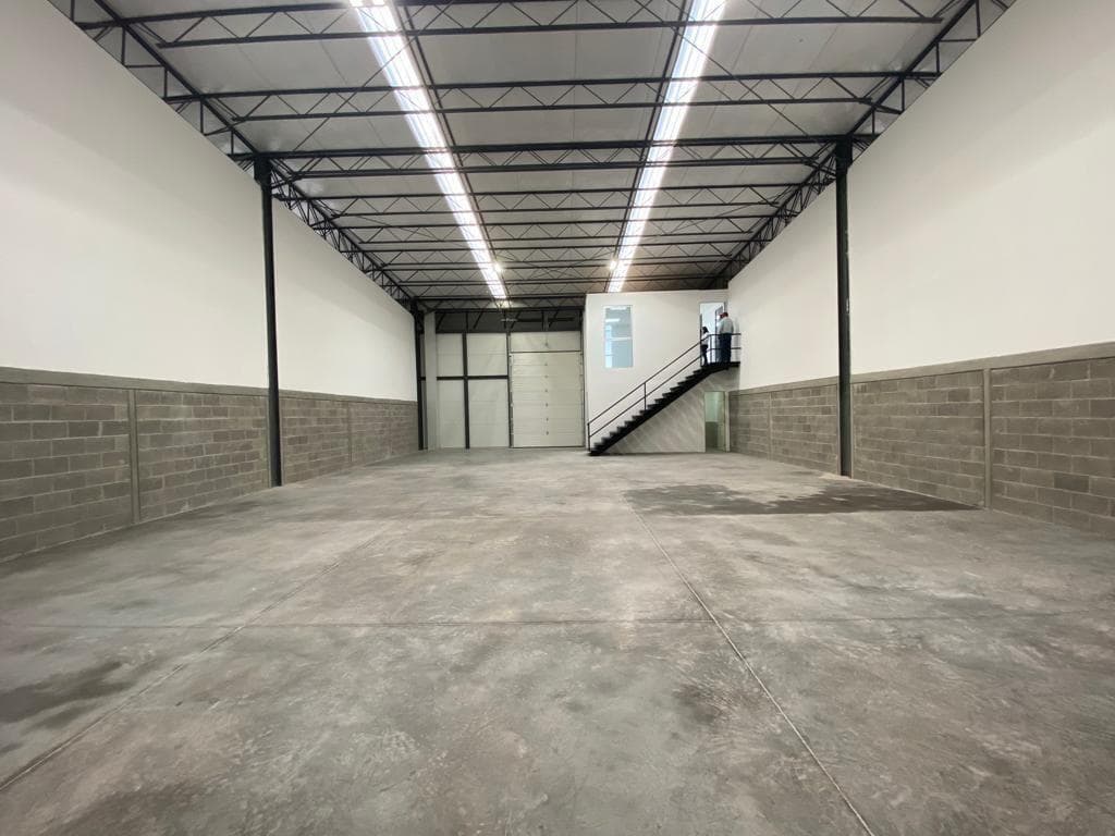 Venta de Bodega Ind-comercial en Lib-sur-poniente en Queretaro - 1