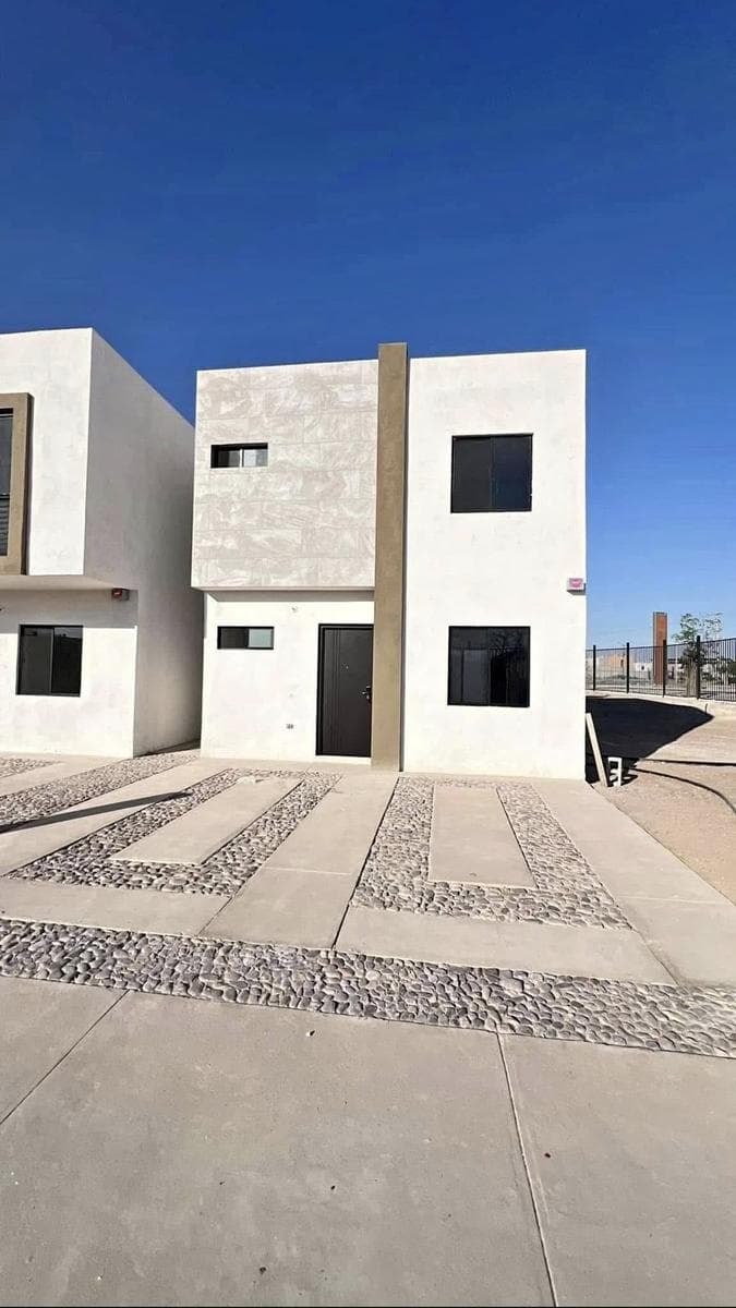 se vende casa en Nogalera residencial en Gómez palacio, durango - 1