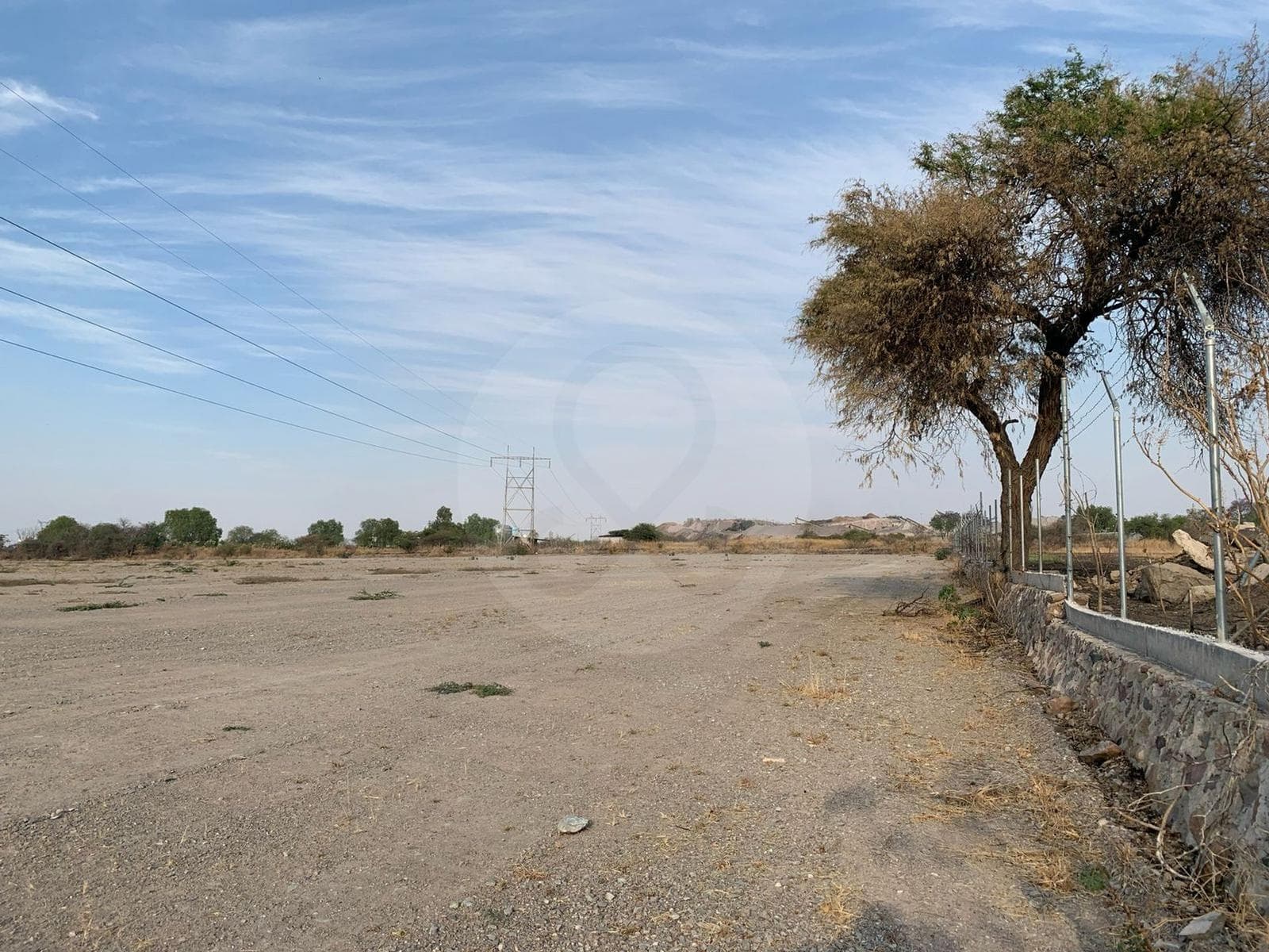 Venta de terreno en Zona Industrial, entre Guanajuato y Queretaro - 1