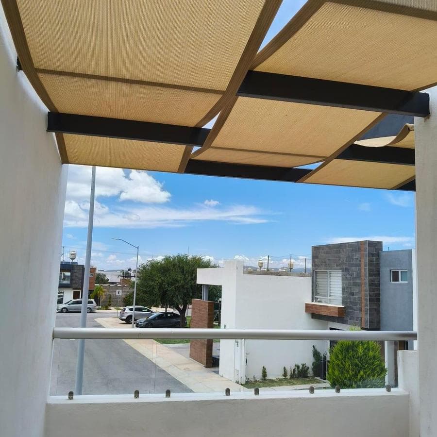 CASA EN VENTA EN PRIV. DEVAN, SANTA RITA - 1