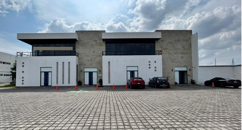 Edificio Comercial en San Salvador Tizatlalli - 1