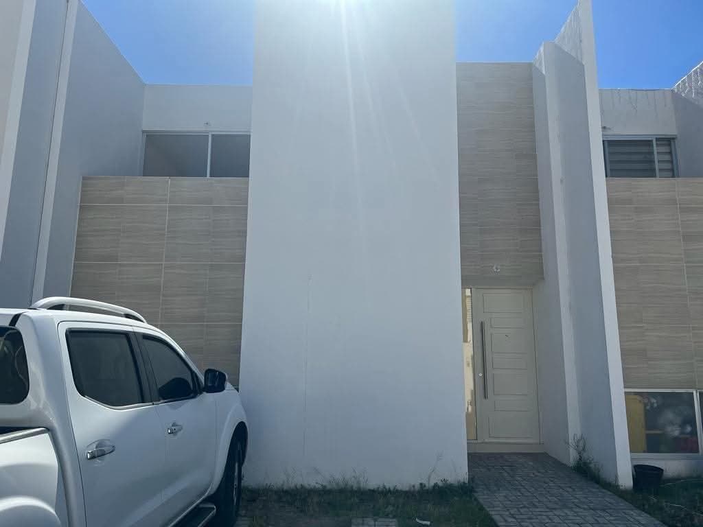 CASA EN RENTA CERCA CLINICA IMSS 3 AGS - 1