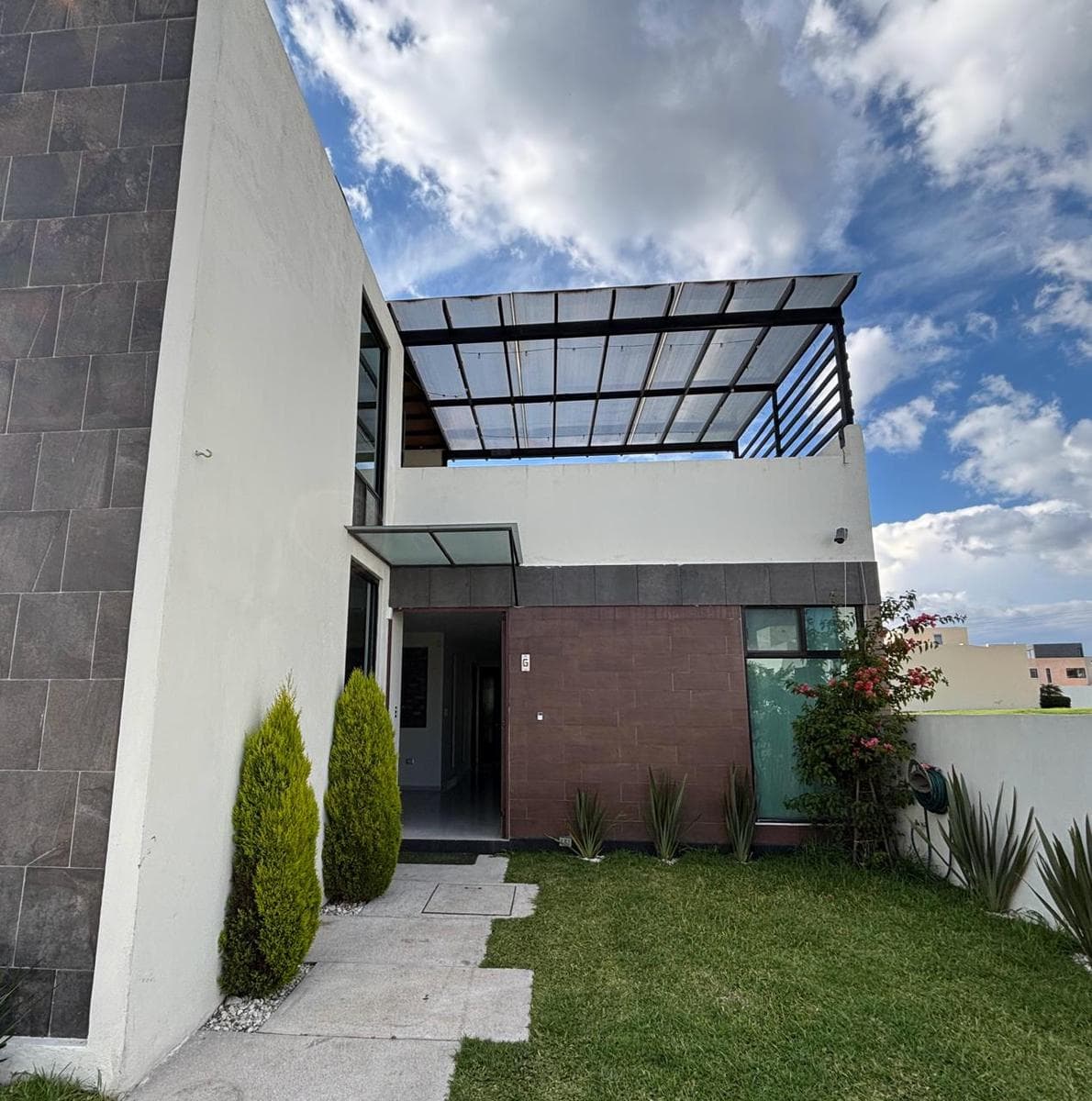 CASA CLUSTER PARQUE TLAXCALA LOMAS ANGELÓPOLIS III PUEBLA RENTA - 1