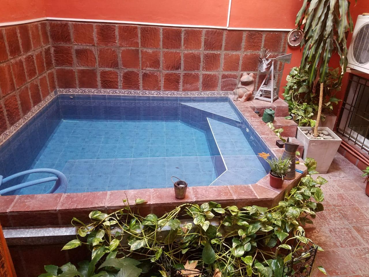 Casa en 4 Ambientes Garaje Quincho Parrilla Piscina - 1