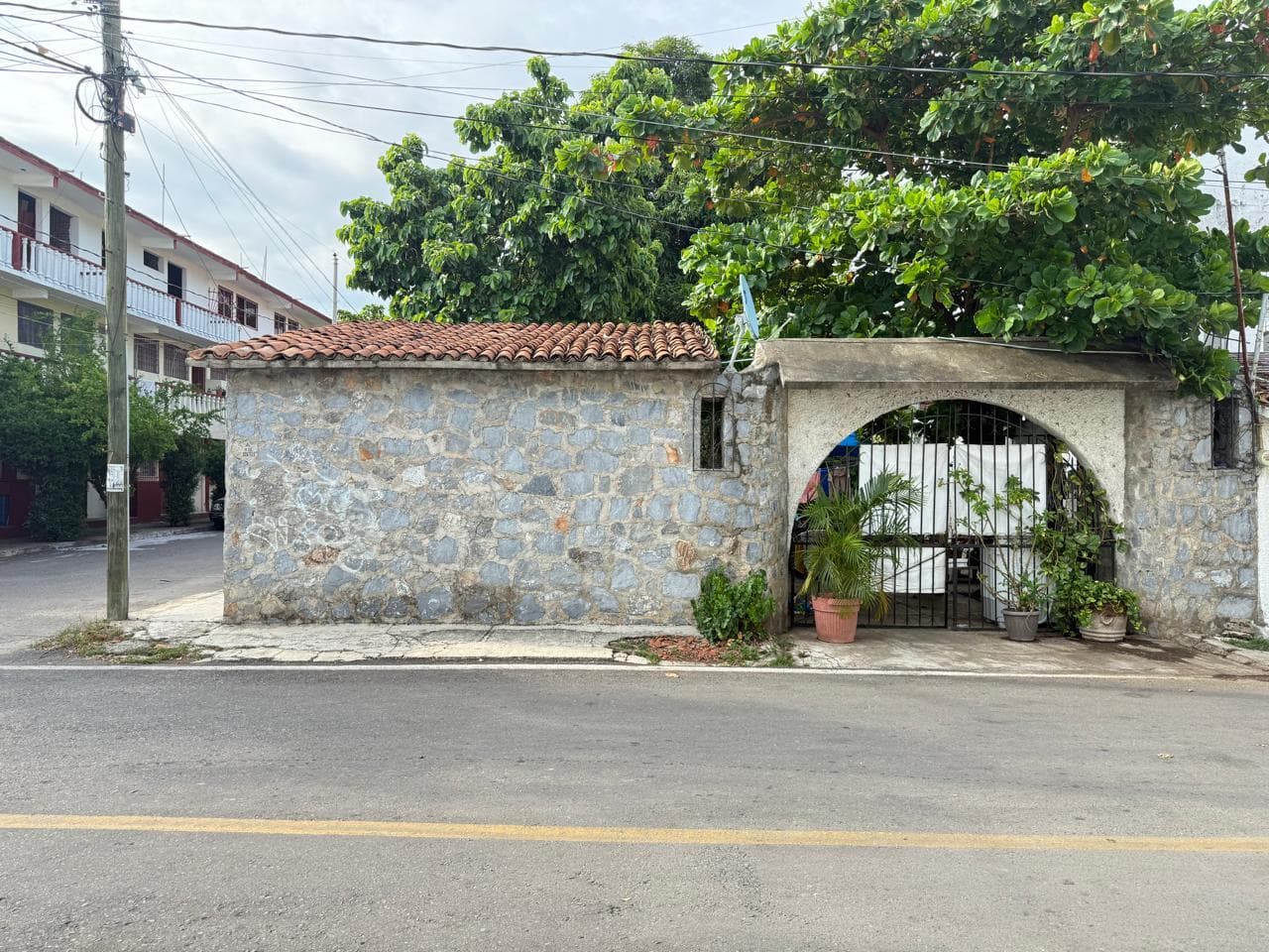 Terreno en Venta: Gran oportunidad en el corazón de Zihuatanejo - 1