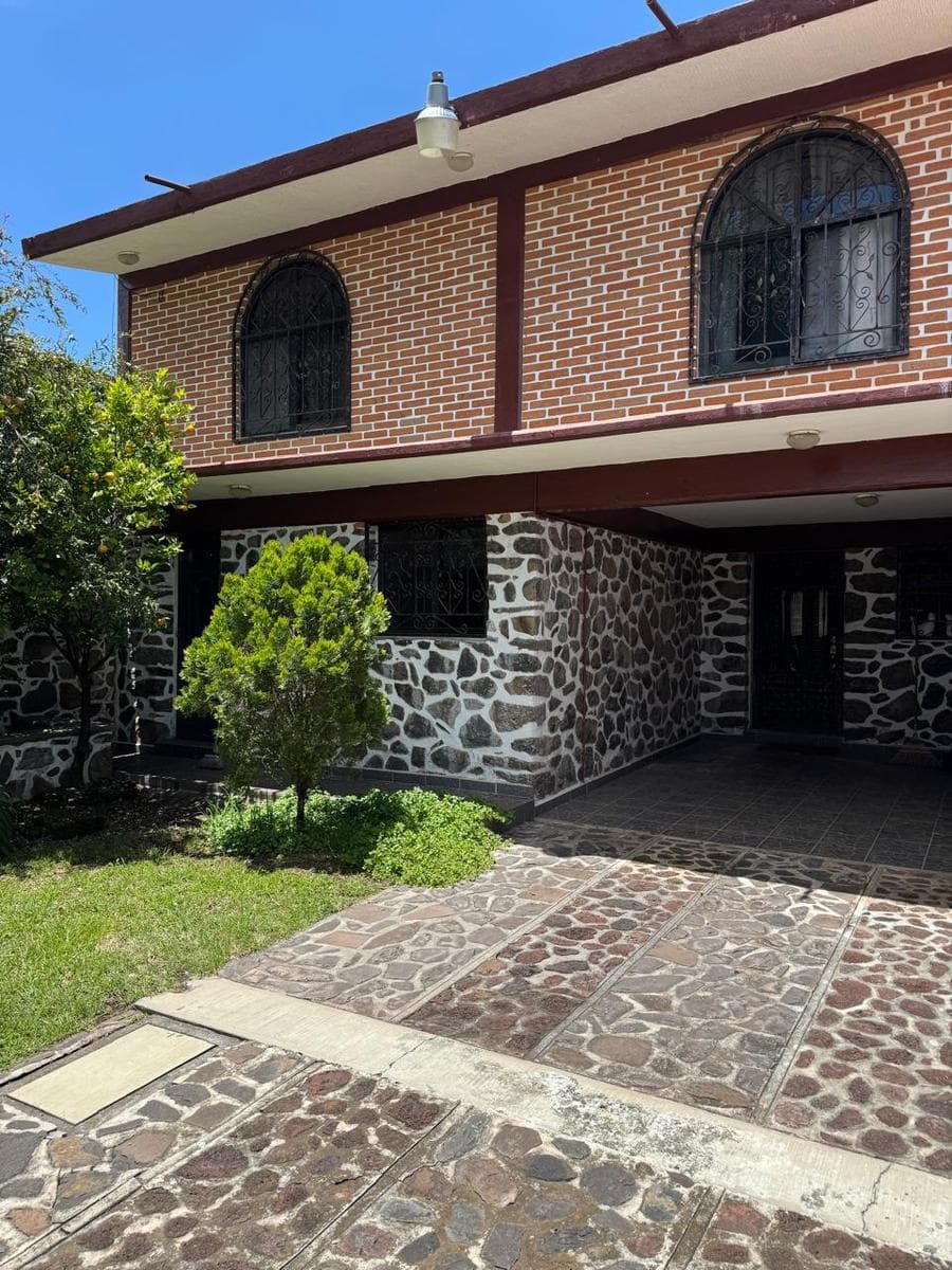 Casa en renta en San Miguel de La Victoria, Jilotepec – Estilo mexicano con jardín trasero - 1