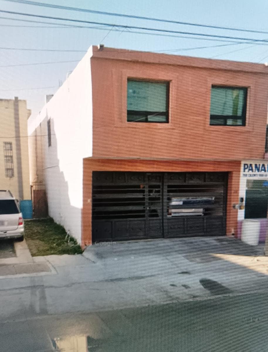 CASA EN RENTA AV. DE LOS COLORINES PONIENTE 211 - 1