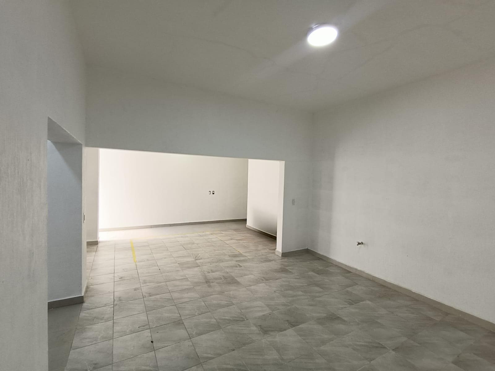 Se RENTA Loca/Oficinas/Consultorios, Zona del vestir Medrano - 1