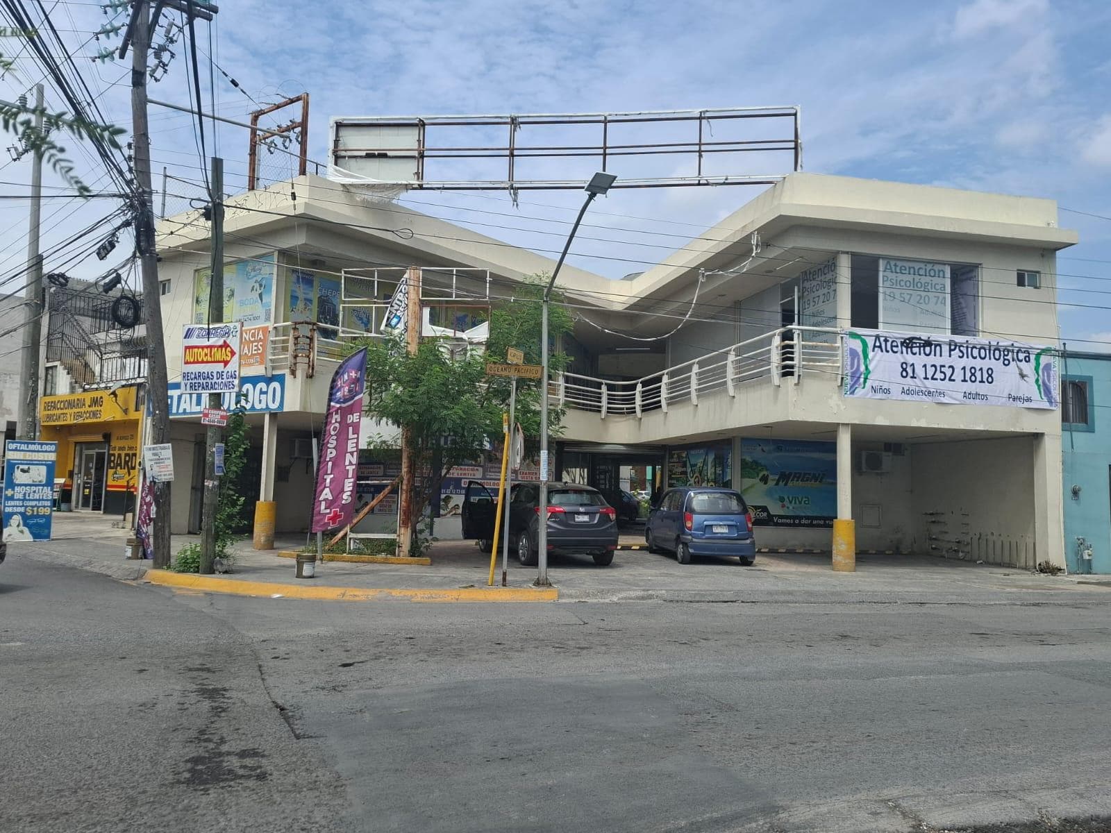 PLAZA COMERCIAL EN VENTA - 1