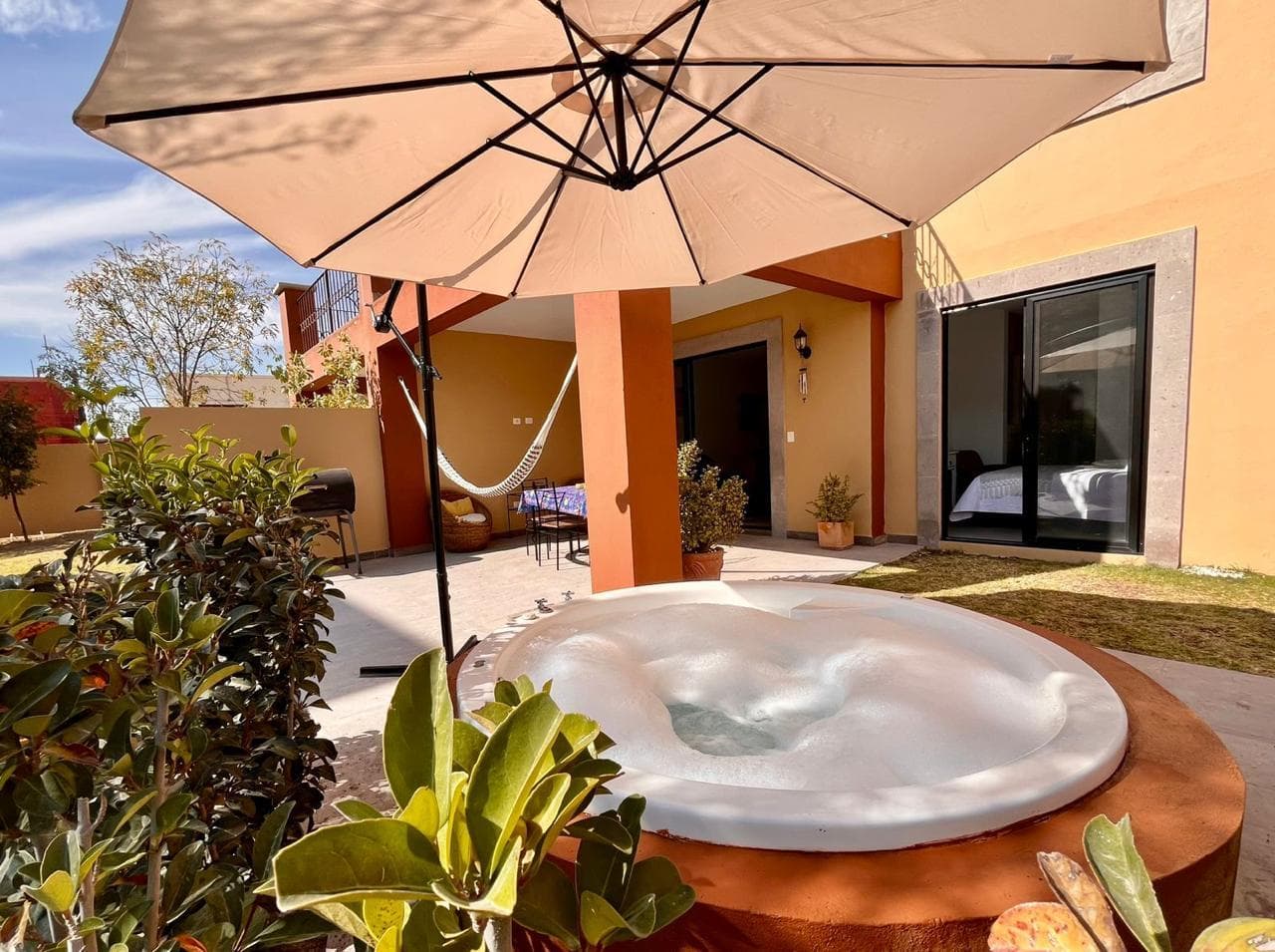 Depa en renta en El Deseo, planta baja con jacuzzi - 1