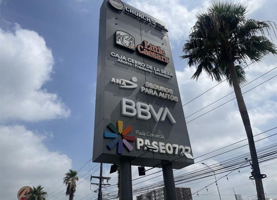 TERRENO PAD EN RENTA EN PLAZA COMERCIAL 727 ESCOBEDO NL - 1