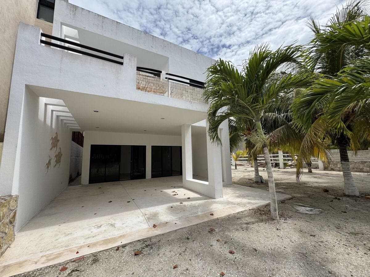 CASA EN VENTA EN SEGUNDA FILA DE LAS PLAYAS DE SAN BENITO. - 1