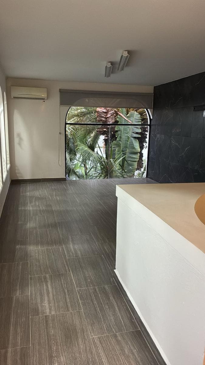 OFICINA EN RENTA CERCA DE PLAZA GALERÍAS AV. NOVELISTAS, 17.5m2 - 1