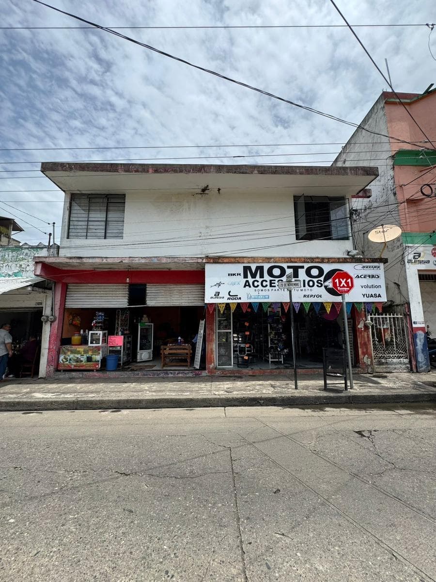 Venta de Local Comercial en Av. 18 de marzo en Primer Cuadro de la Ciudad en Tuxtepec Oaxaca - 1