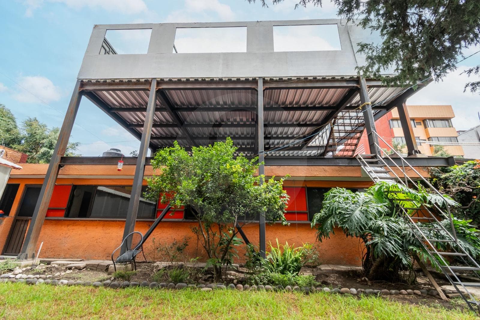 Casa con Opción a 4 Niveles en San Simón Ticumac 316m2 de Terreno 284m2 de Construcción - 1