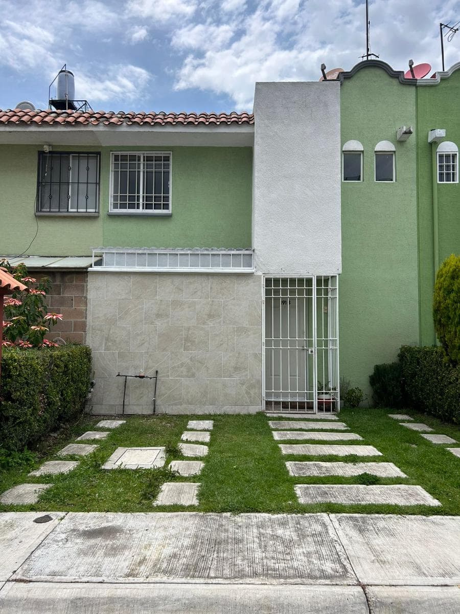 Casa en Renta Fraccionamiento Ahuehutes Toluca - 1