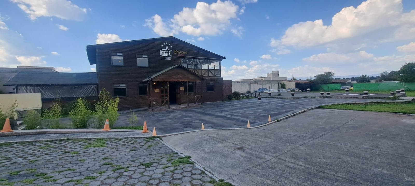 Venta de Local restaurante, comercial, amplio estacionamiento, Metepec, EdoMex - 1