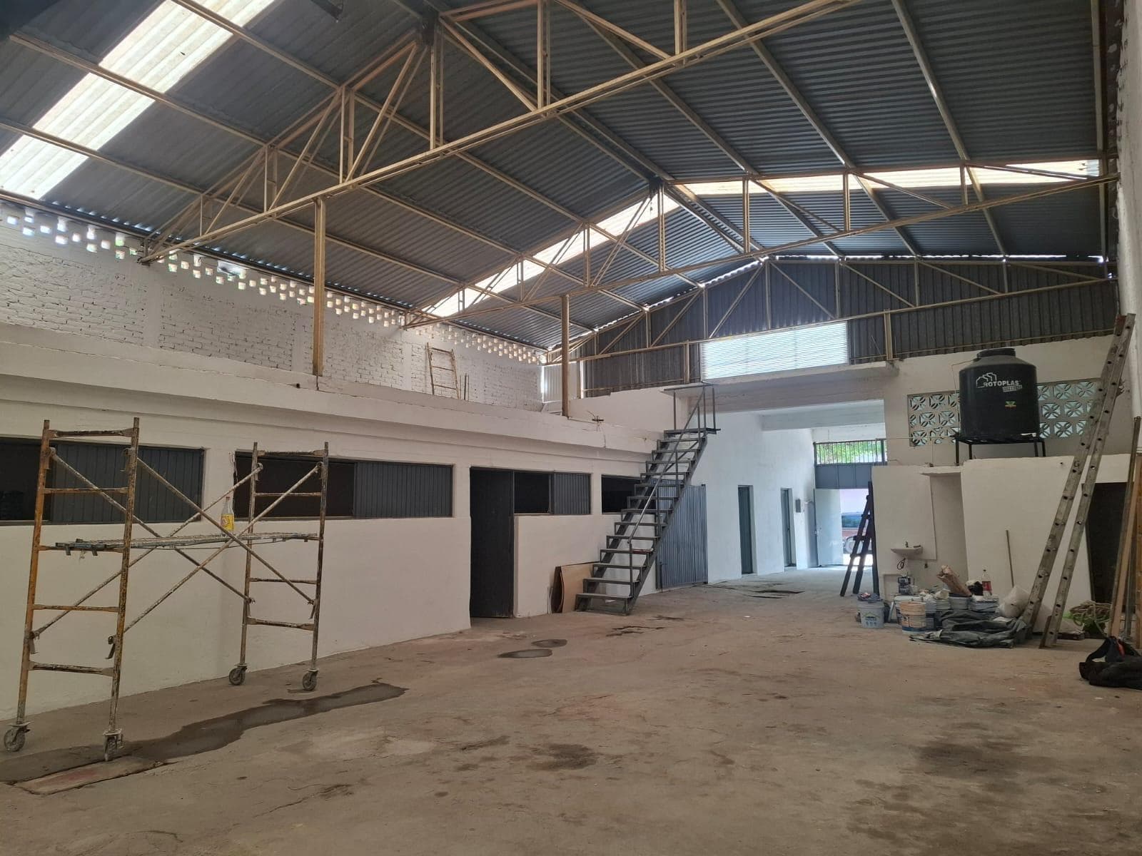 Bodega en renta en San Sebastian - 1