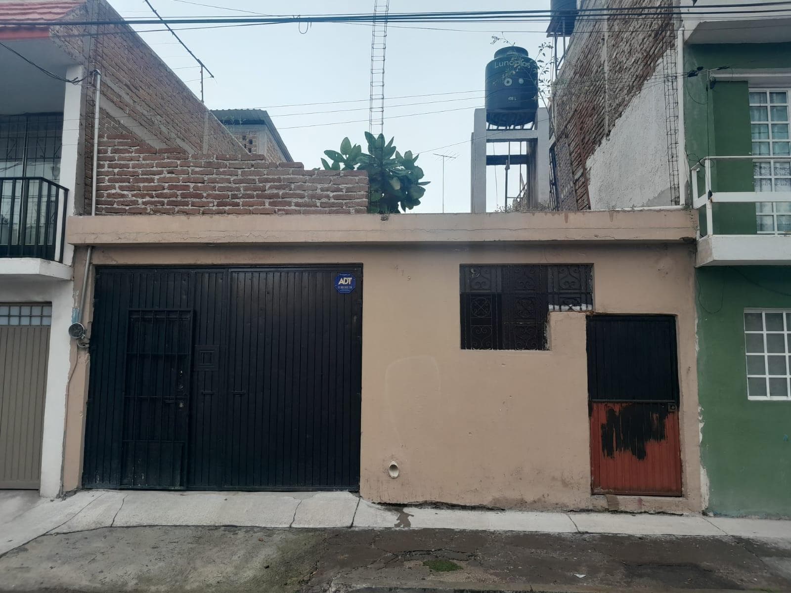 BODEGA EN RENTA EN FRACC. HIDALGO. LEON GTO IDEAL PARA ALMACENAMIENTO O TALLER PEQUEÑO - 1