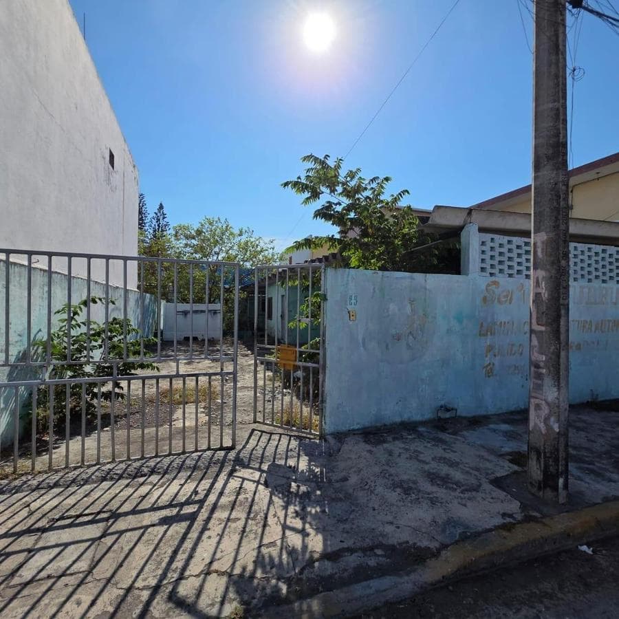Terreno en VENTA con pequeña construcción. - 1