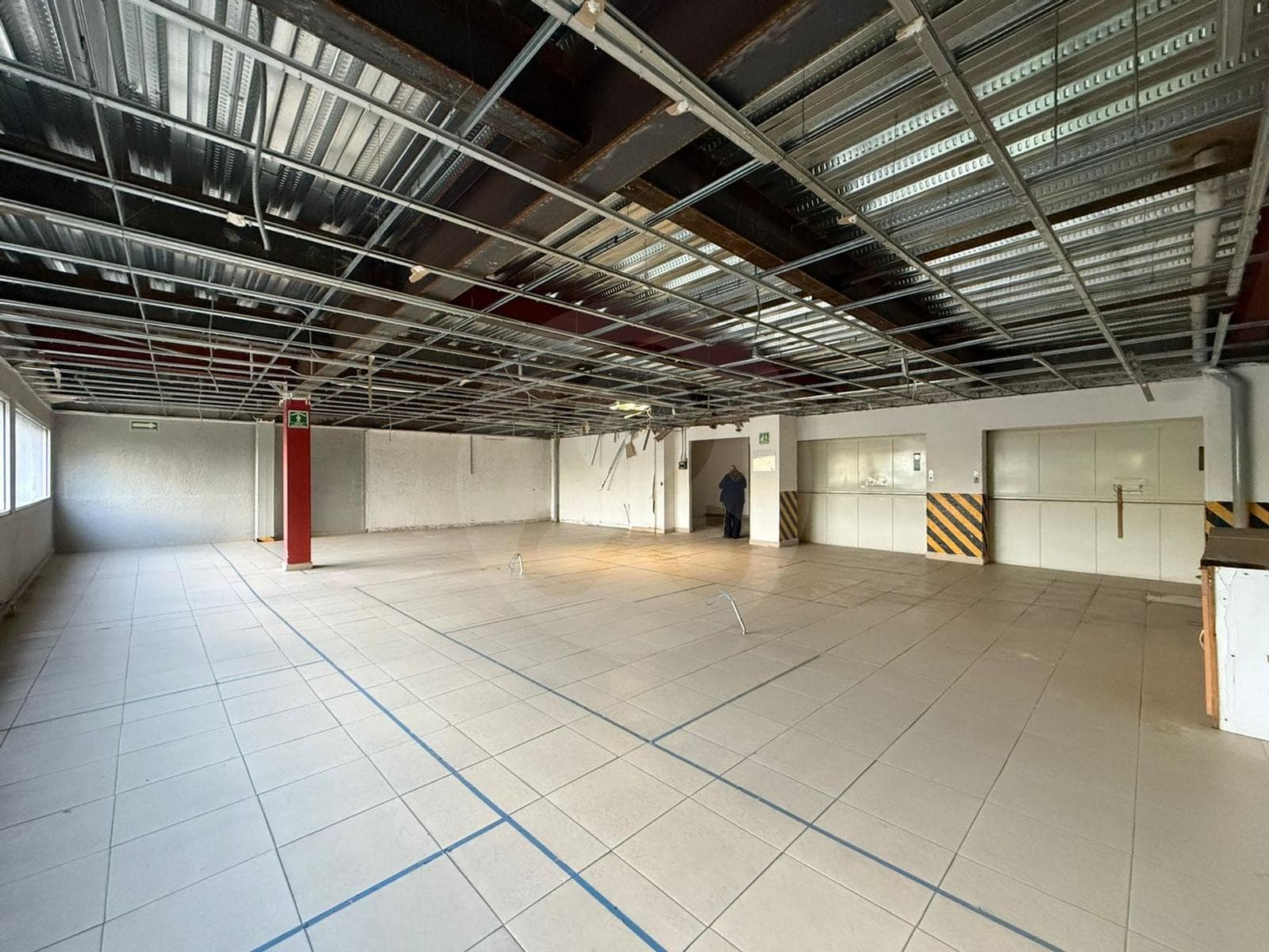 Bodega en renta 489 m2 - Insurgentes Sur Col. Florida - 1