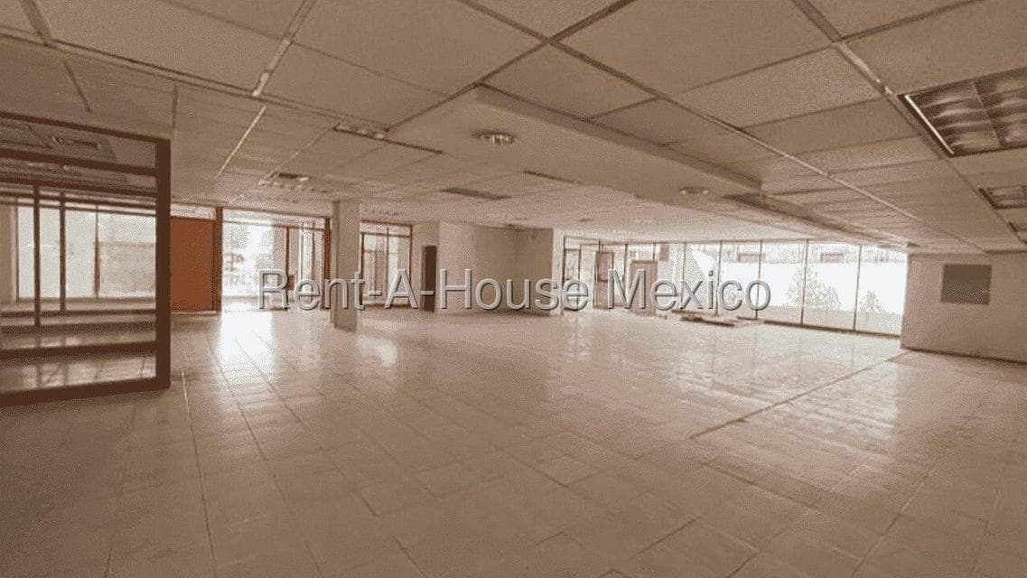 Local Comercial en Renta en Santa Maria Tulpetlac, Ecatepec de Morelos CR 26-646. - 1