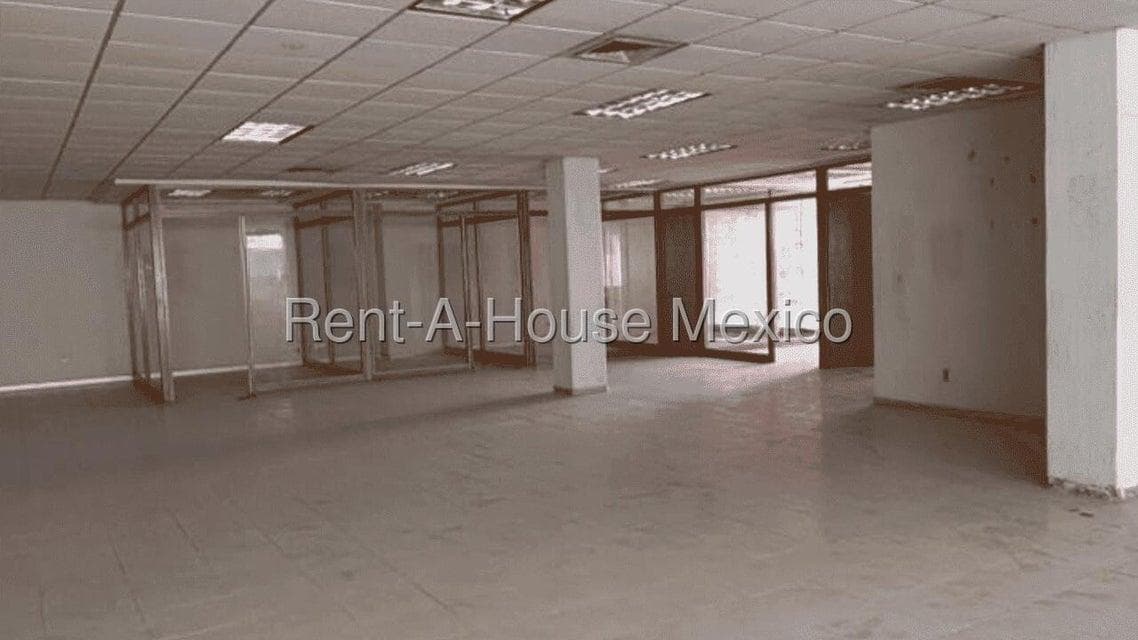 Local Comercial en Renta en Santa Maria Tulpetlac, Ecatepec de Morelos JL 26-646. - 1