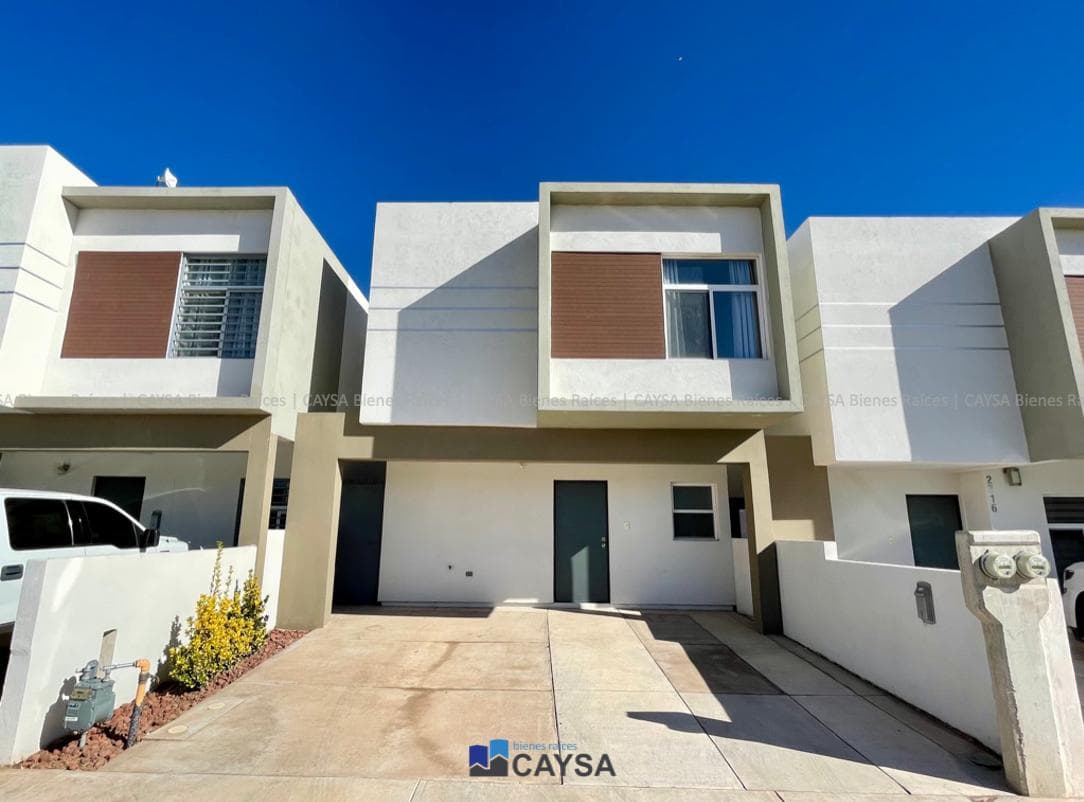 CASA EN RENTA en Seratta 36 Zona Reliz UVM (frente a parque) - 1