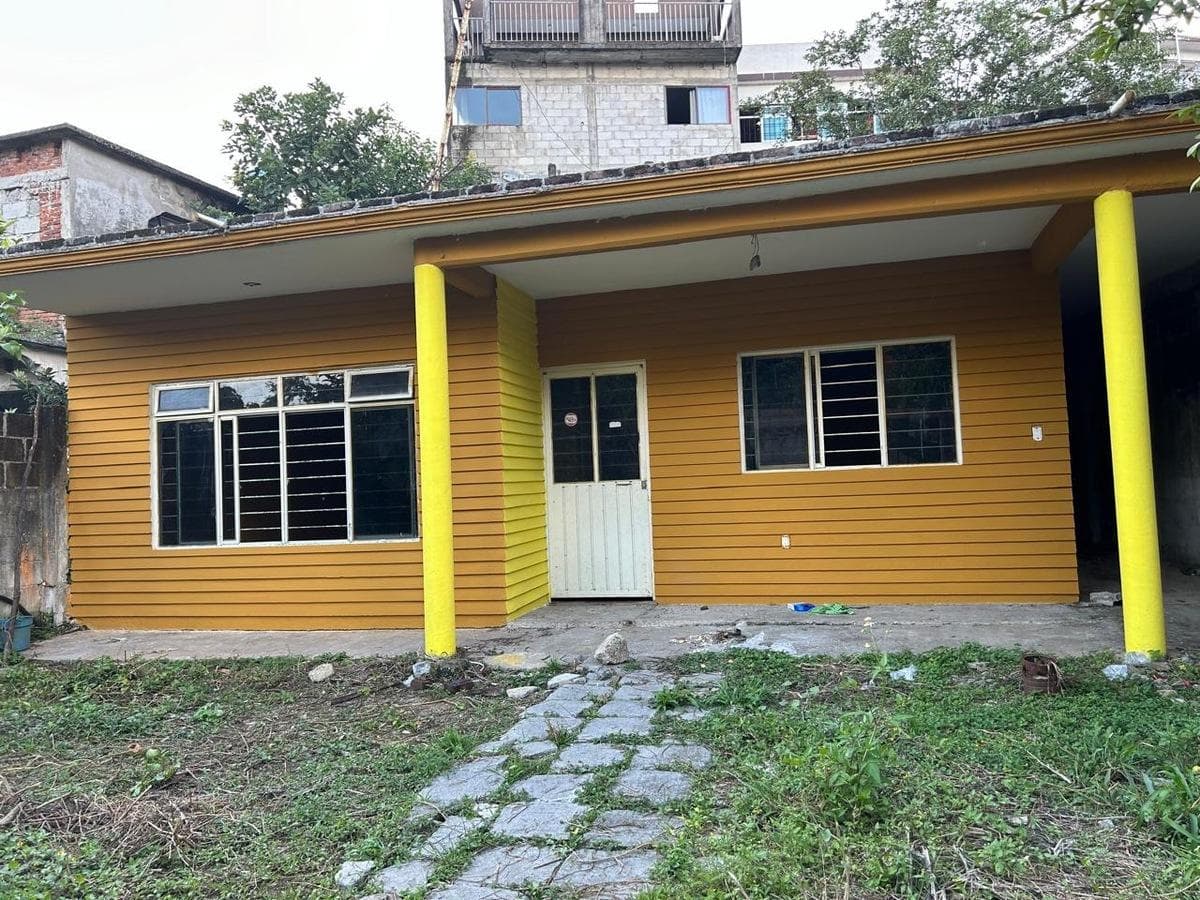CASA EN VENTA EN COL. CENTRO, XICOTEPEC - 1
