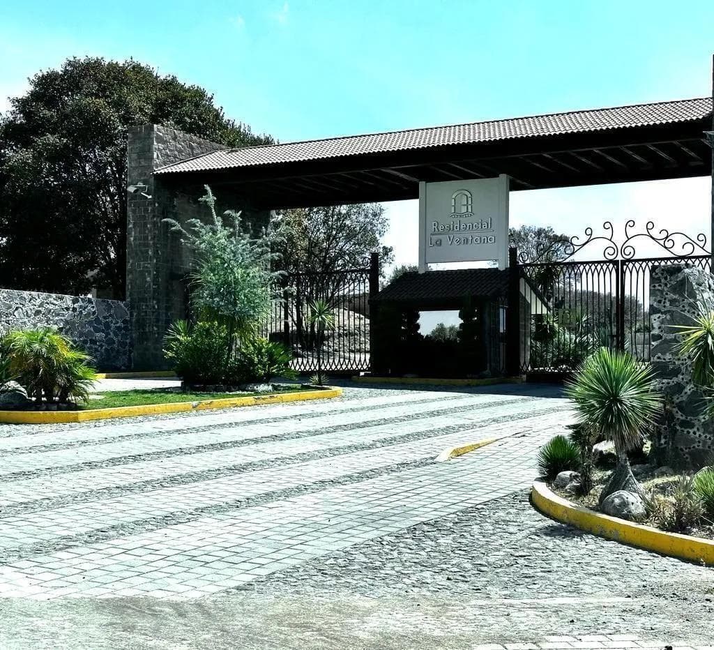 VENTA TERRENO DE 2,037.83M2 EN HARAS, AMOZOC, PUEBLA - 1