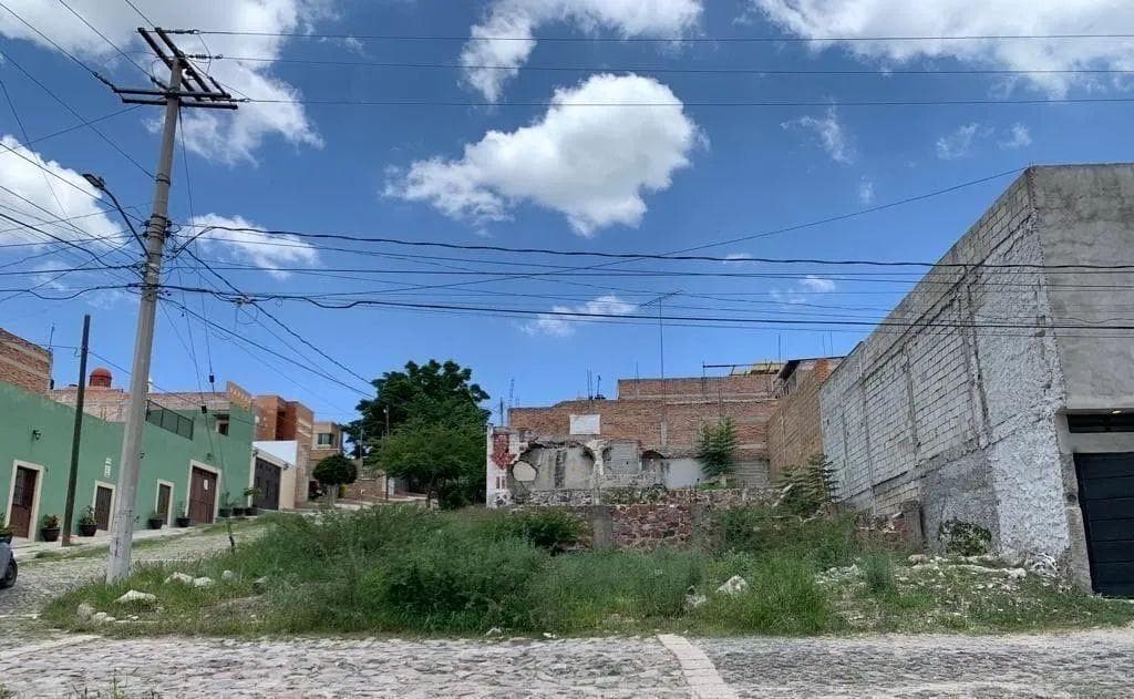 TERRENO DE 325M2 EN VENTA LAGOS DE MORENO, JALISCO - 1