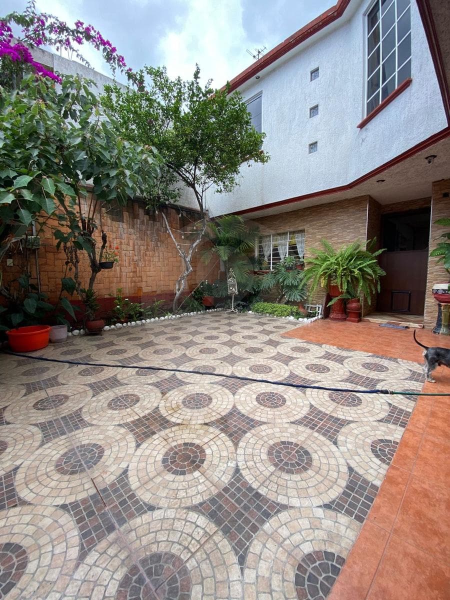 Casa en venta en San Cristóbal Centro 6 Recámaras - 1