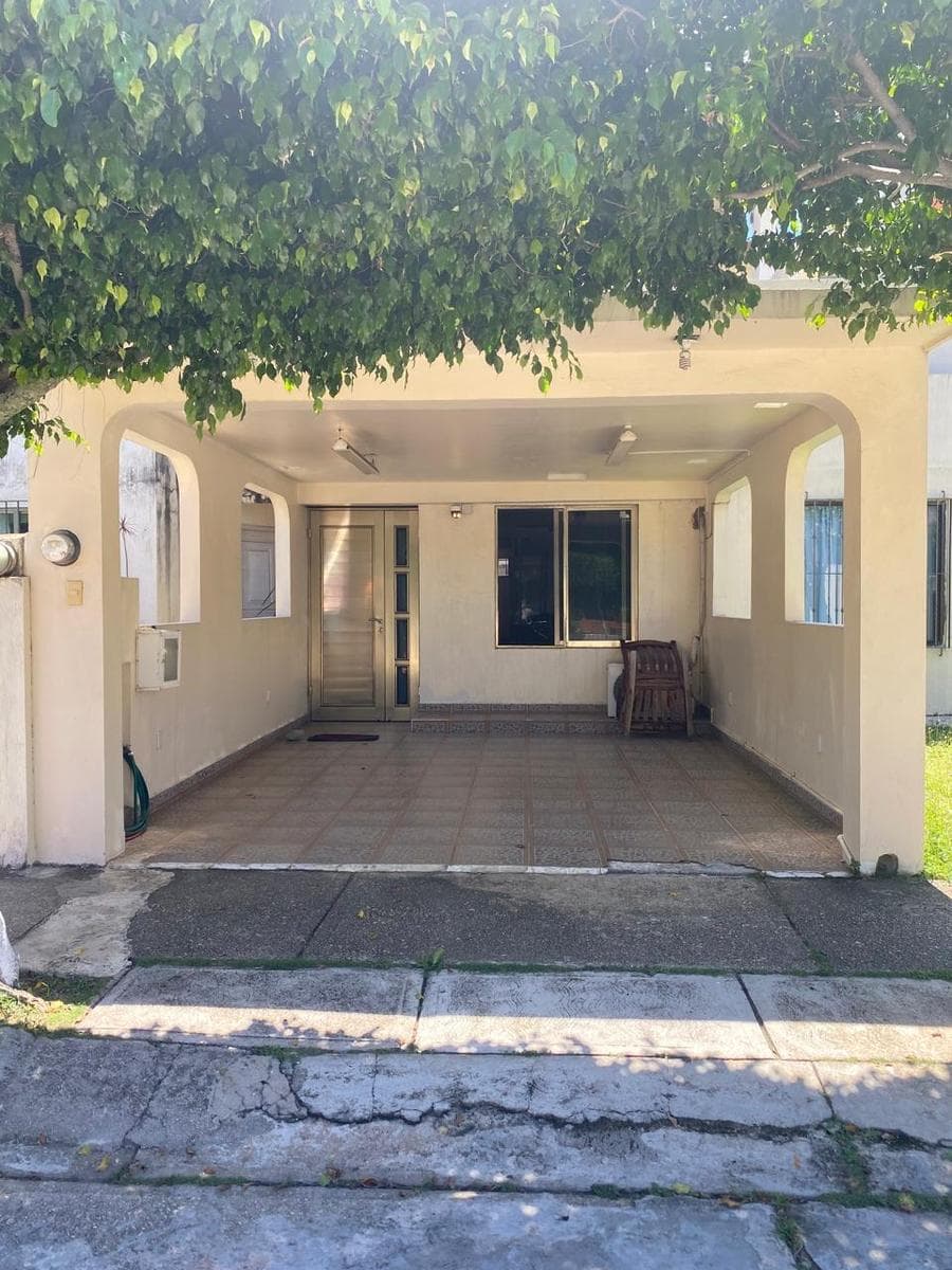 CASA EN VENTA EN FRACCIONAMIENTO BALCONES DEL MAR, COATZACOALCOS, VERACRUZ - 1