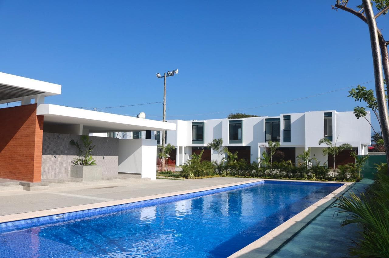 Casa Amueblada en Renta – EBANO RESIDENCIAL, excelente ubicacion para vivir. - 1