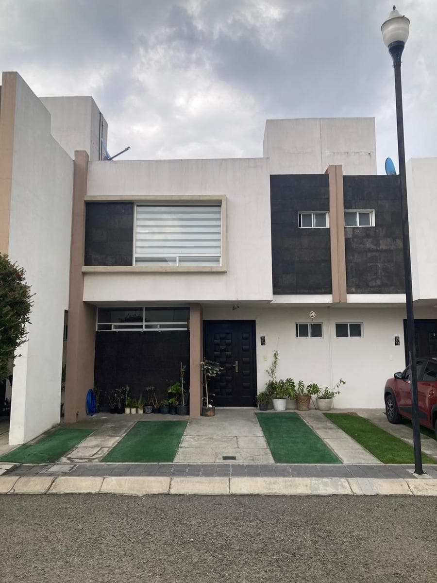 Casa Renta Sabino 22 Paseo Arboleda - 1