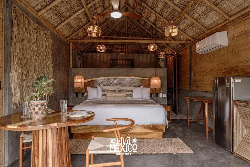 EN VENTA HOTEL BOUTIQUE CASA TIGRE EN LA PUNTA ZICATELA - 1