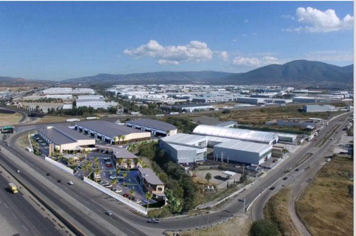 Nave Comercial en Preventa Parque Industrial Queretaro - 1