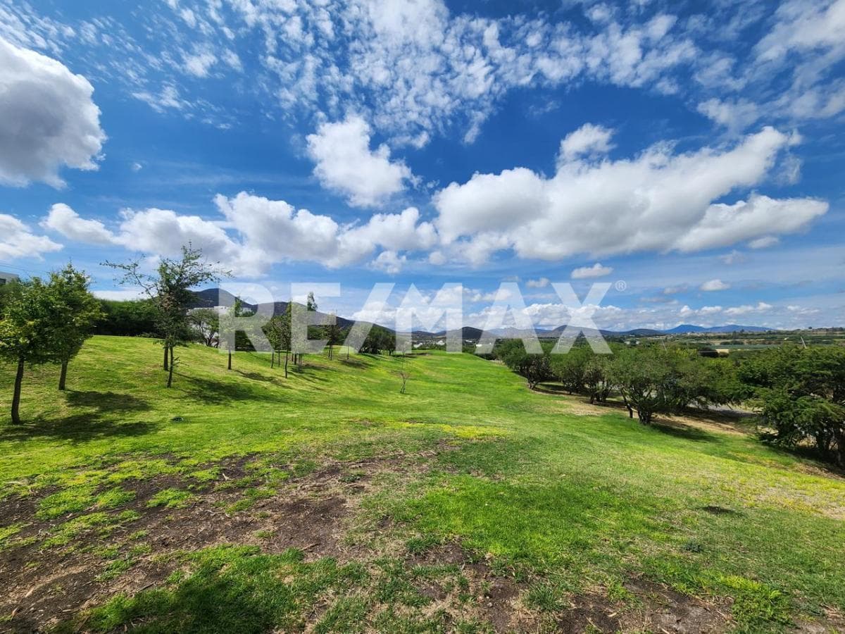 Terreno en esquina junto a campo de golf en El Encino Residencial & Golf Huimilpan – Venta - 1