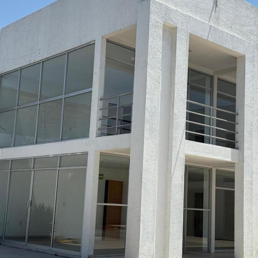 Plaza Comercial Planta Alta en Renta en Avenida Sombrerete Queretaro - 1