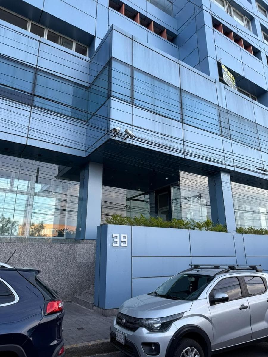 FP OFICINA EN RENTA A 3 MINUTOS DEL CENTRO COMERCIAL SANTA FE - 1