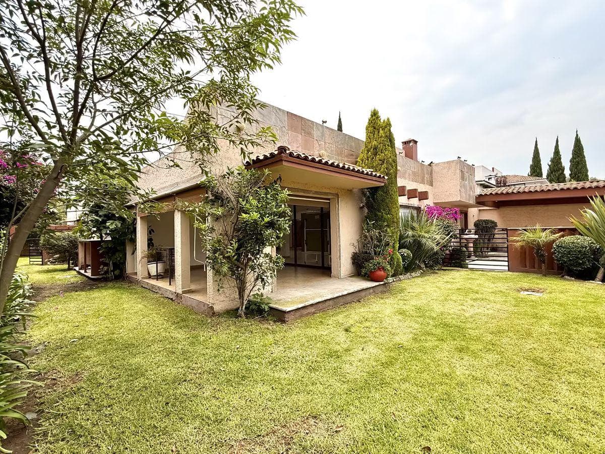 CASA EN RENTA DE UN PISO EN METEPEC - 1