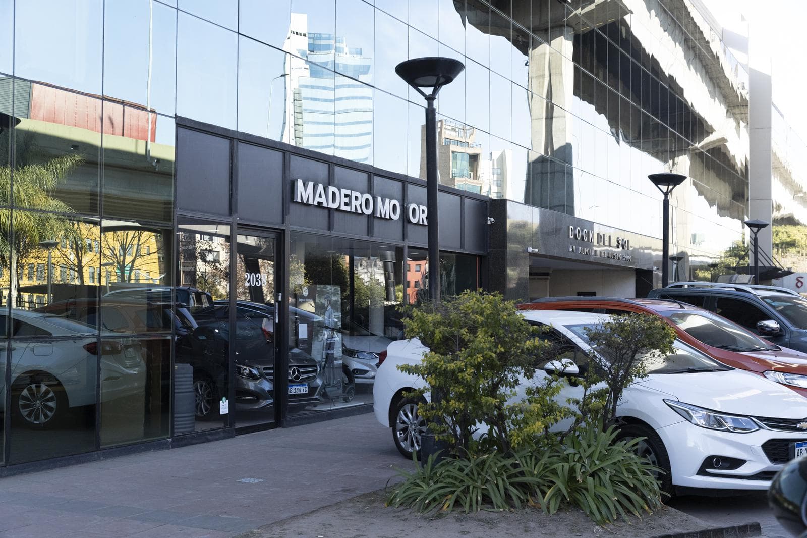 Local comercial en venta, zona Puerto Madero - 1