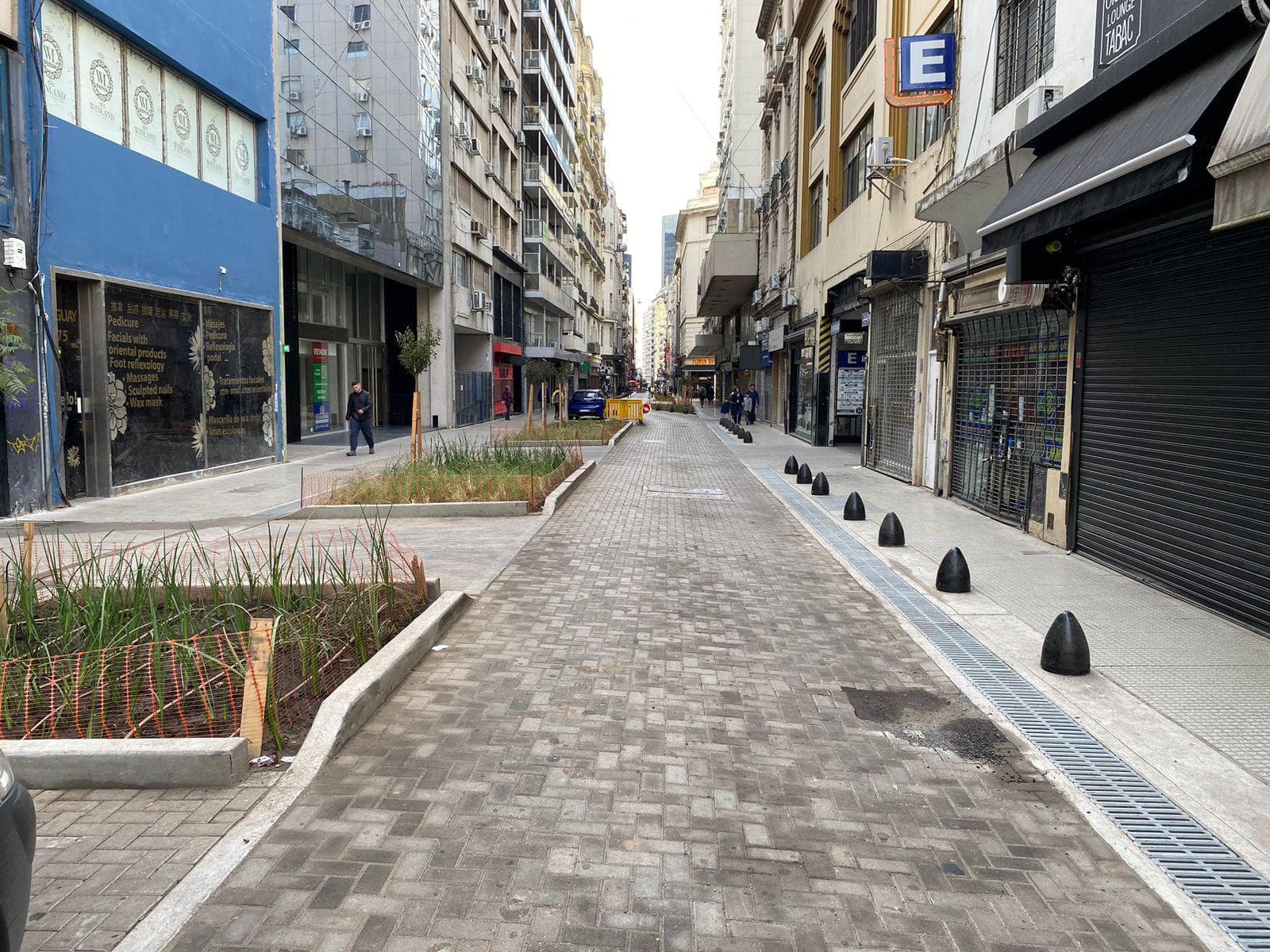 VENTA LOCAL COMERCIAL SOBRE CALLE PEATONAL EN CONSTRUCCION. - 1