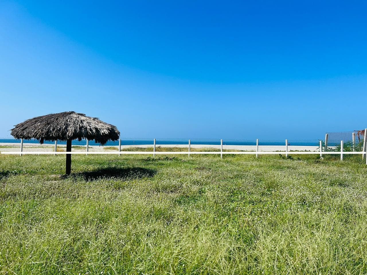 Terreno en venta con frente de playa - 1