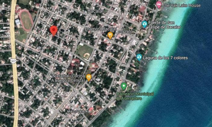Terreno de 1250 m2 con 4 casas perfecto para proyecto hotelero por bacalar centr - 1