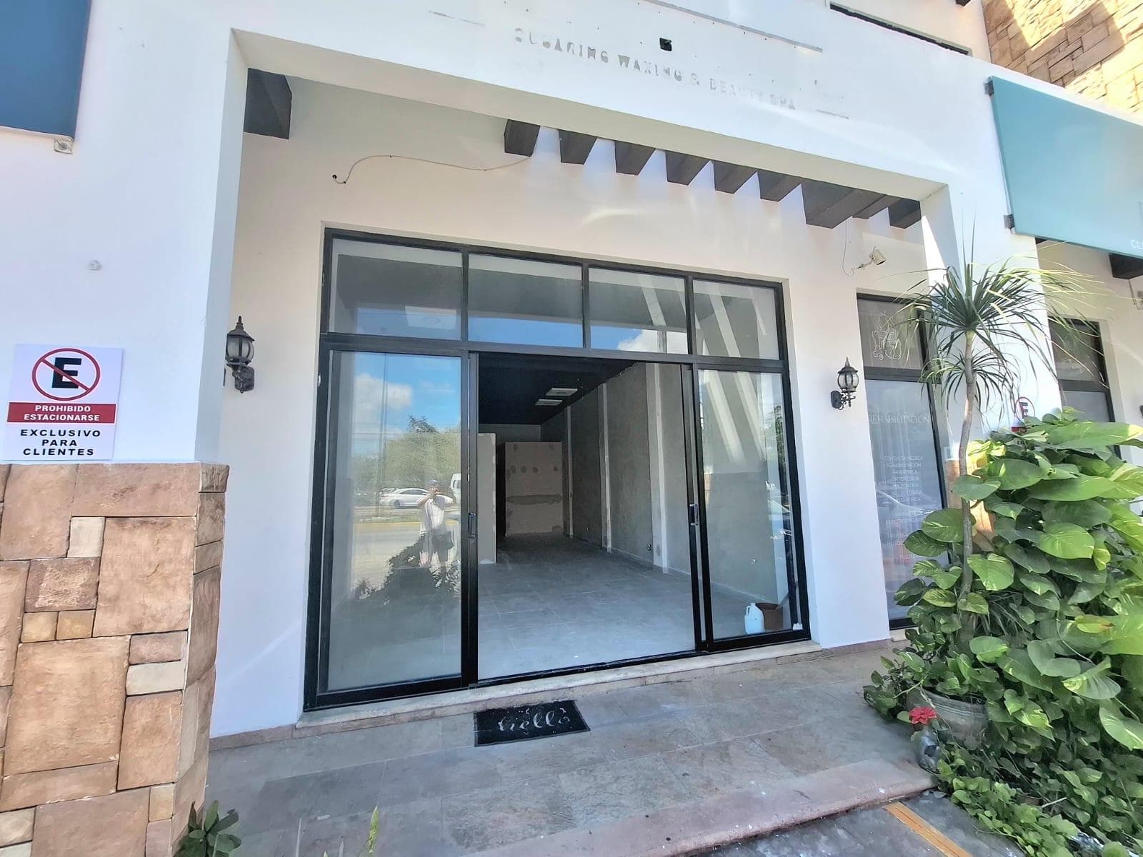 Local comercial en renta en Playa del Carmen. - 1