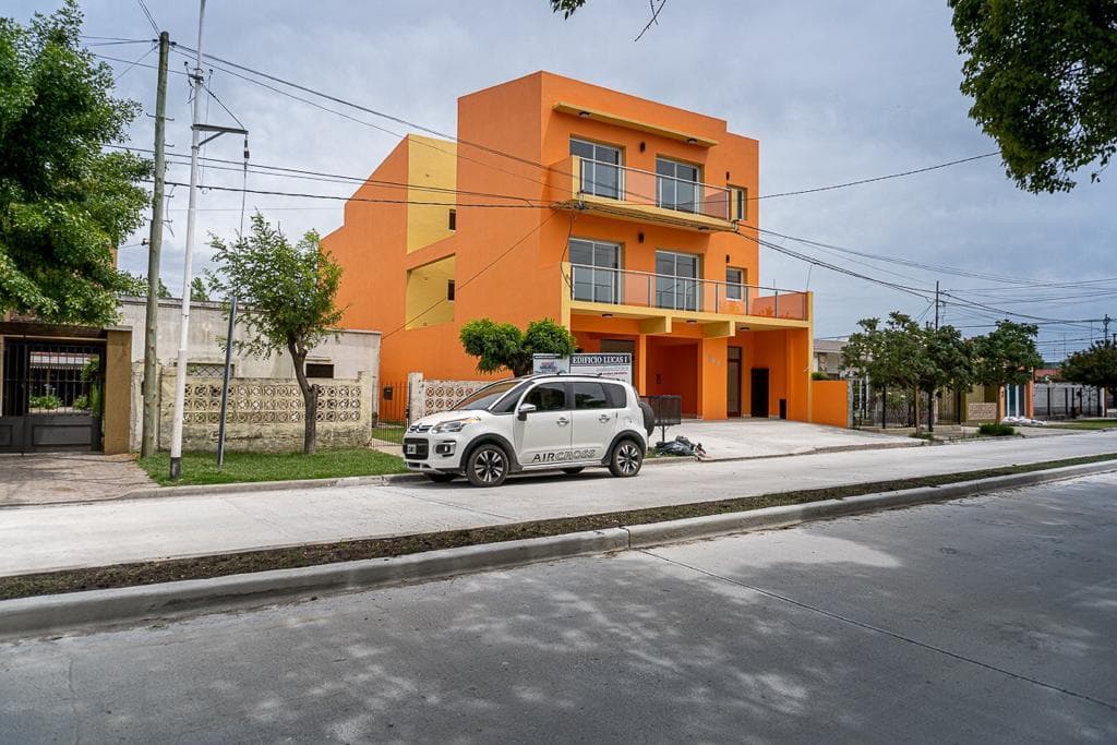 Venta Luminoso departamento - 2 ambientes a estrenar - Cochera - Balcon terraza con Parrilla - 1