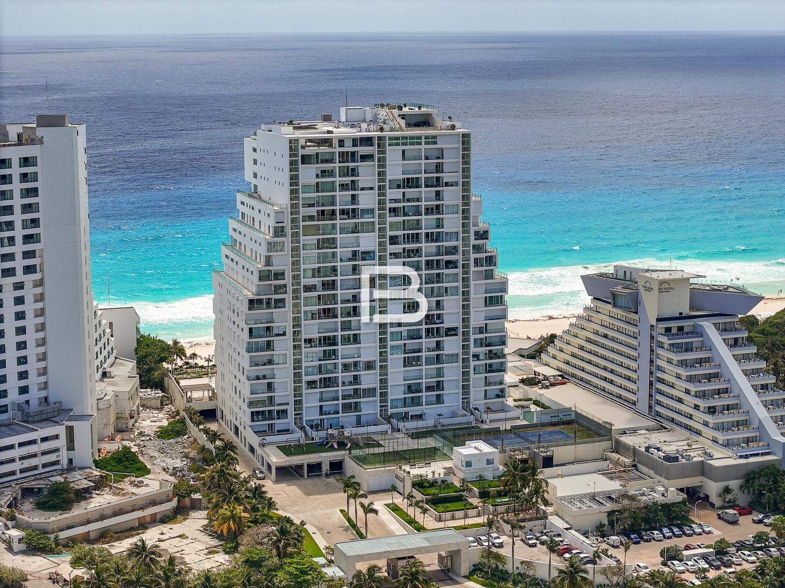 Penthouse En Venta Con Vistas al Mar en Emerald Tower Cancun - 1